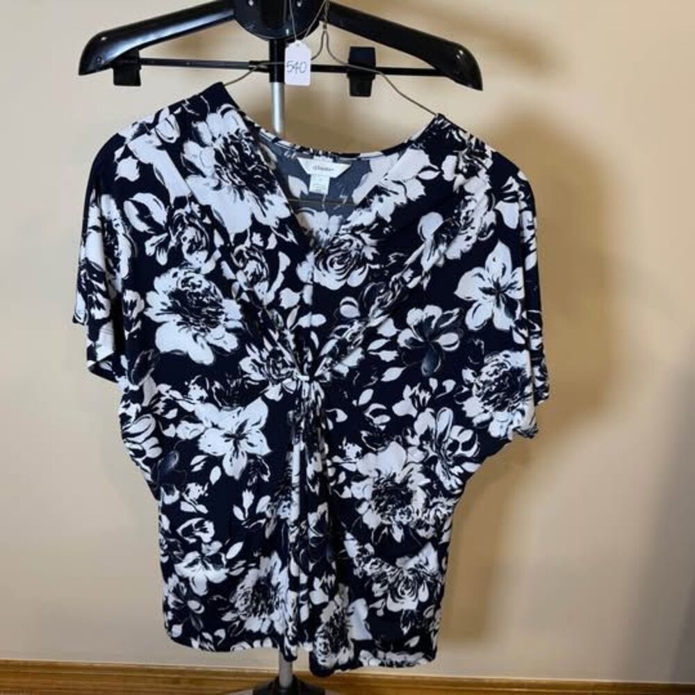 CJ Banks Black and White Floral Short Sleeve Top Size 2X